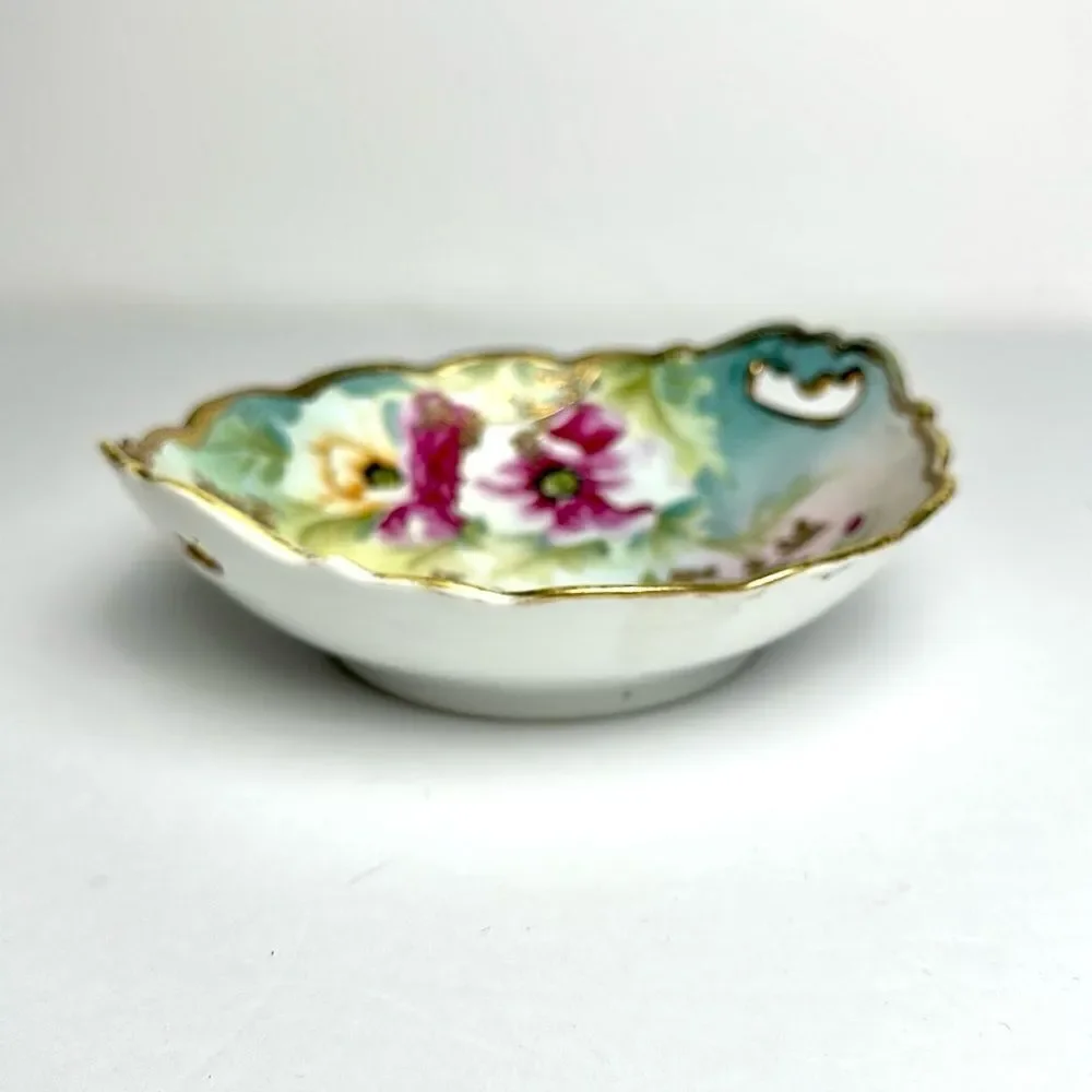 Antique Maple Leaf Mark Nippon Porcelain Hand Painted Embossed Bowl 1891-1911
